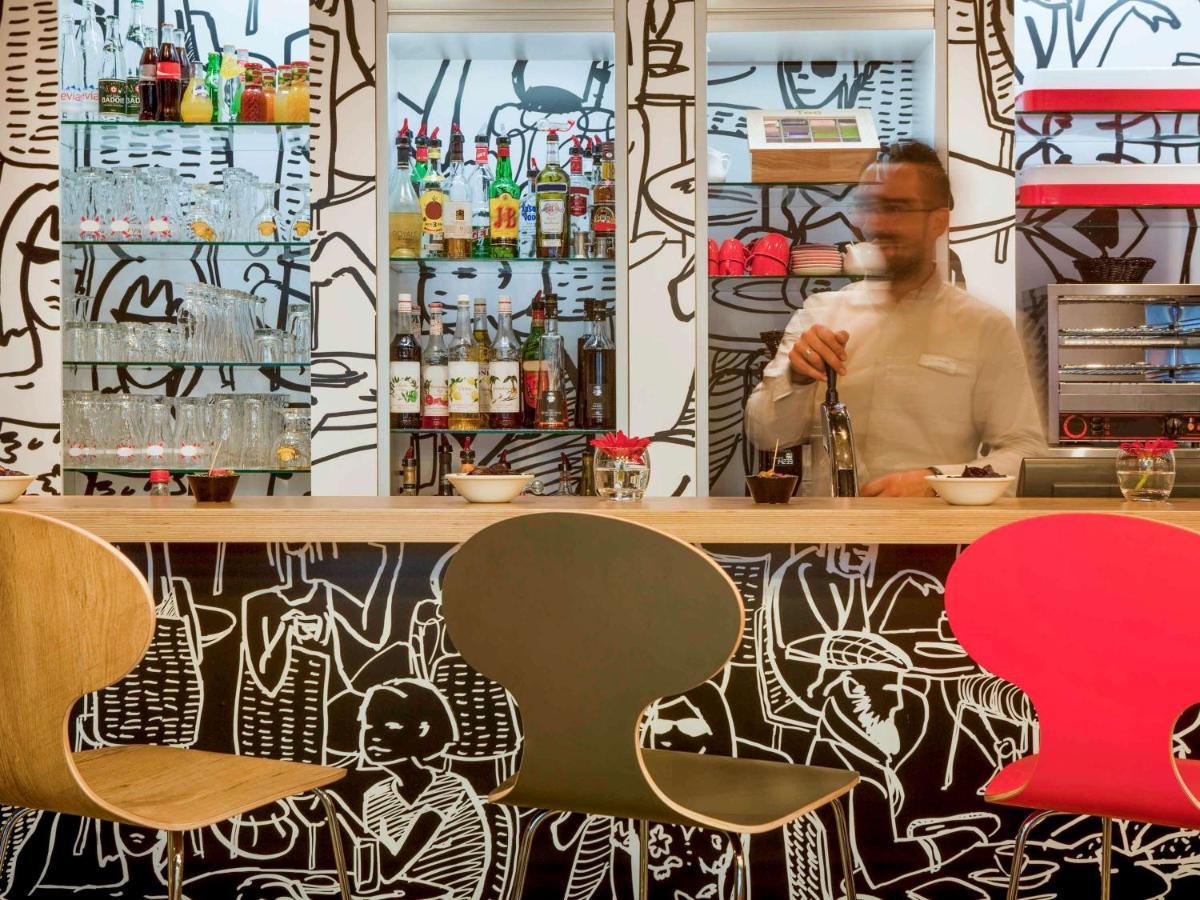 Ibis Paris Porte De Clichy Centre Exteriör bild