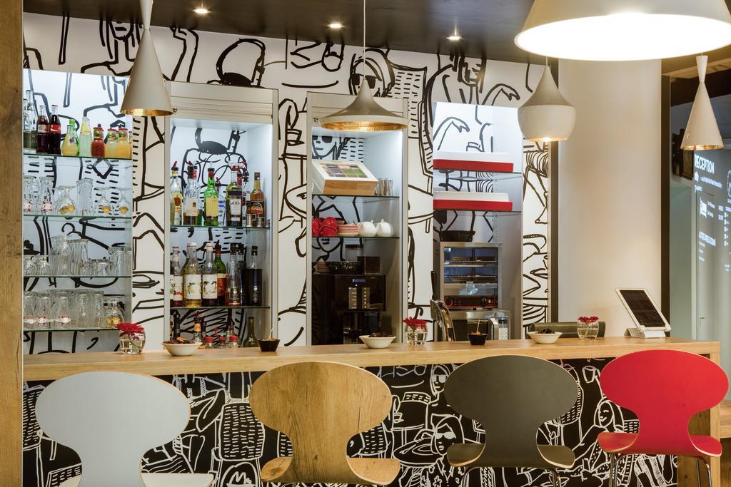 Ibis Paris Porte De Clichy Centre Exteriör bild
